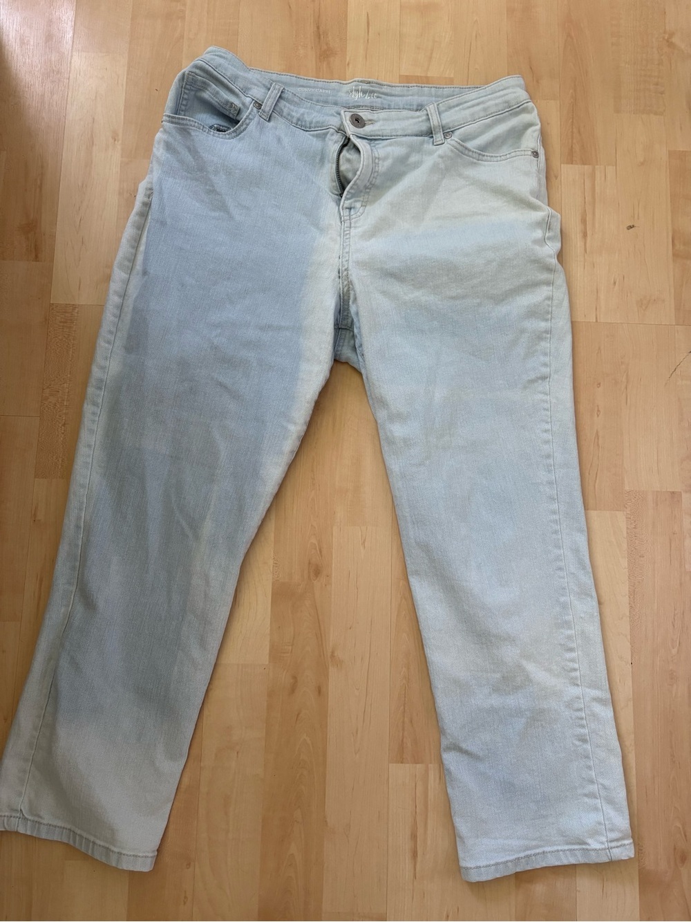 Style & Co. Light Blue Curvy Capri Jeans